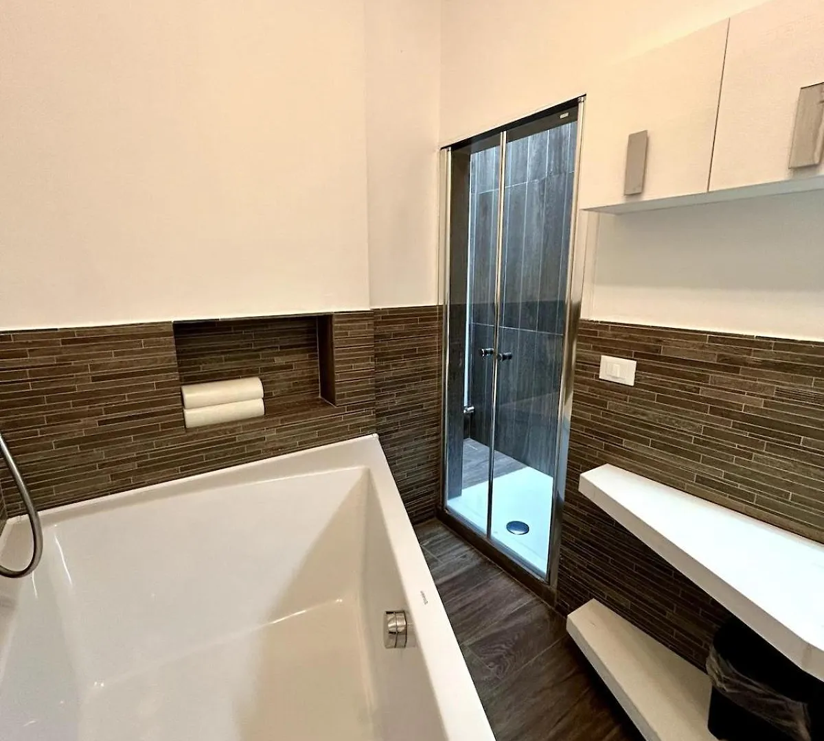 A Casa Di Lamu, Eleganza In Piazza Della Vittoria, 140Mq Apartamento Pavia Itália